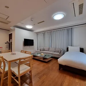 アパート Prism Court 綾瀬, 東京都